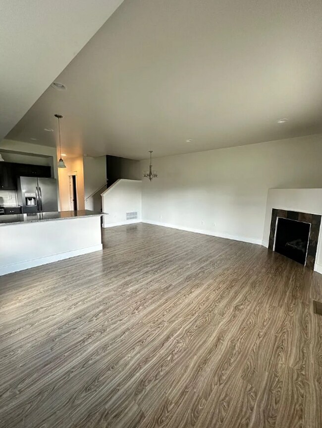 Building Photo - 365 N Ferguson Ave