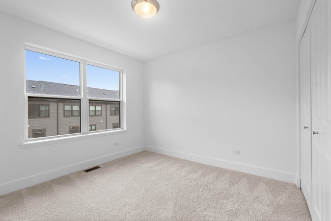 Building Photo - 8375 Mulberry Ave