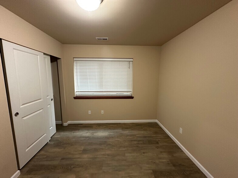 Building Photo - 17509 32nd Ave W