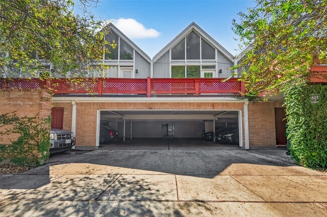 Building Photo - 615 Kipling St