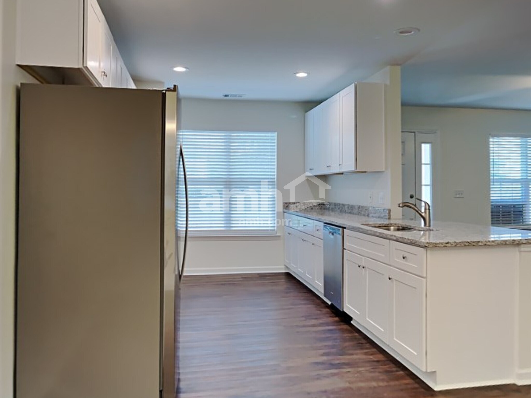 Building Photo - 144 Old Pond Cir