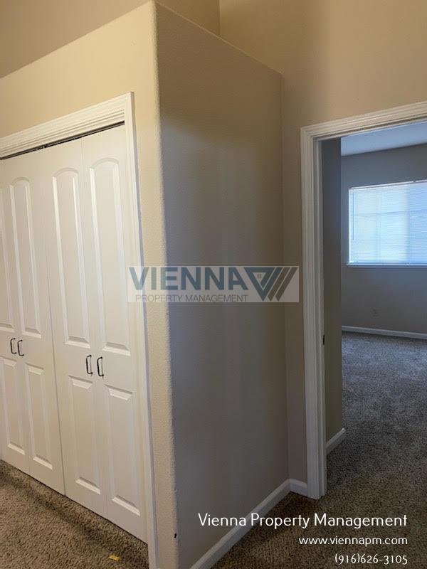 Building Photo - 4900 Brittany Ct