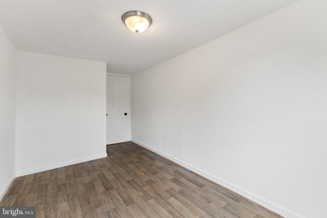 Building Photo - 211 Broad St