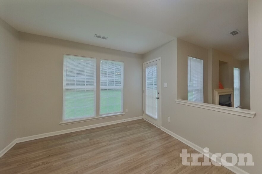 Building Photo - 1816 Oakdale Green Dr