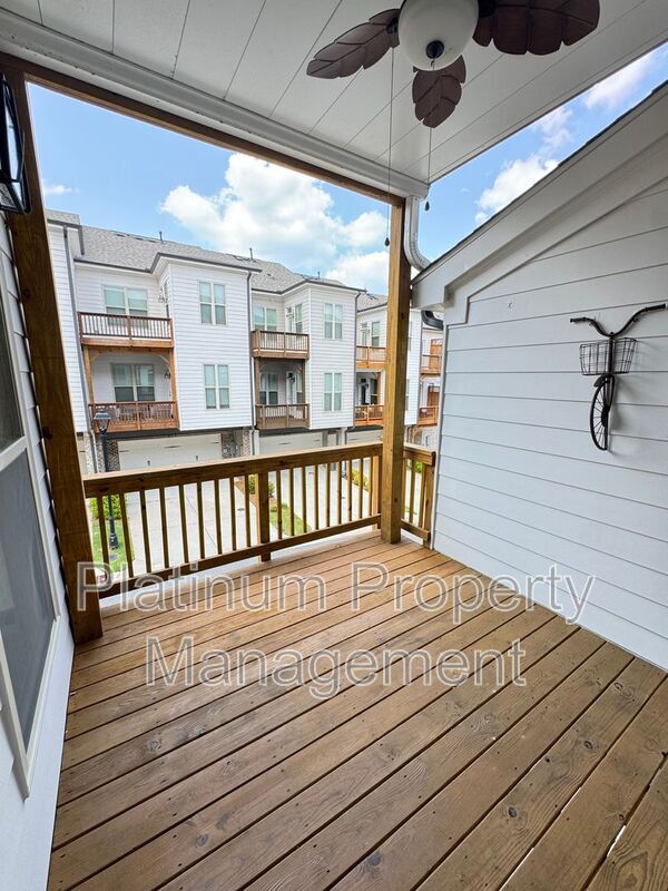 Building Photo - 4220 Deming Cir