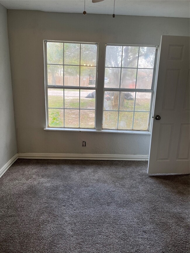 Building Photo - 10533 Barnham St