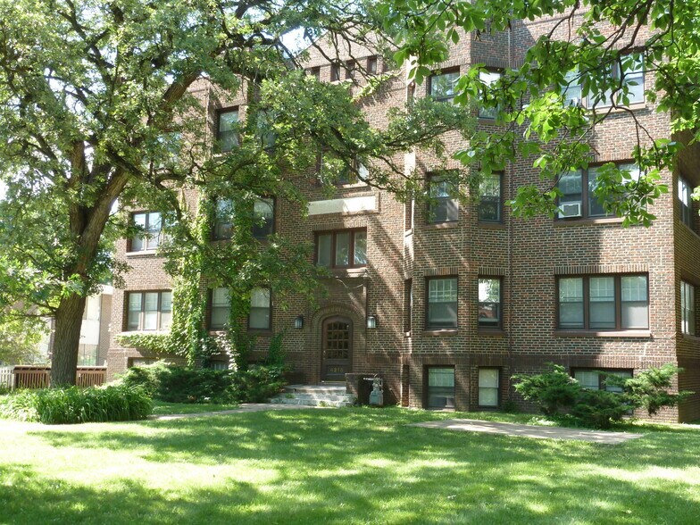 Lenox Properties 4215 Grand Ave Des Moines IA 50312 Apartment Finder