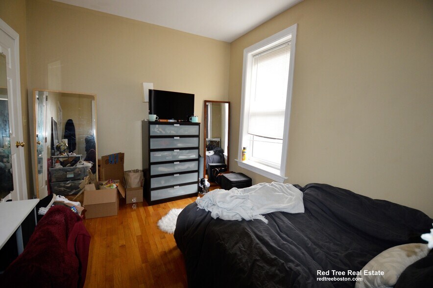 Building Photo - 17 Highgate St