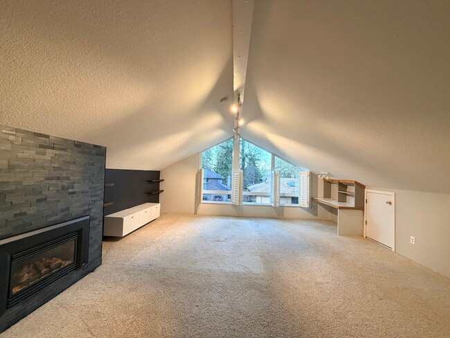 Building Photo - 1620 Ash St