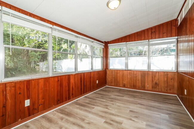 Building Photo - 6532 Albicore Rd