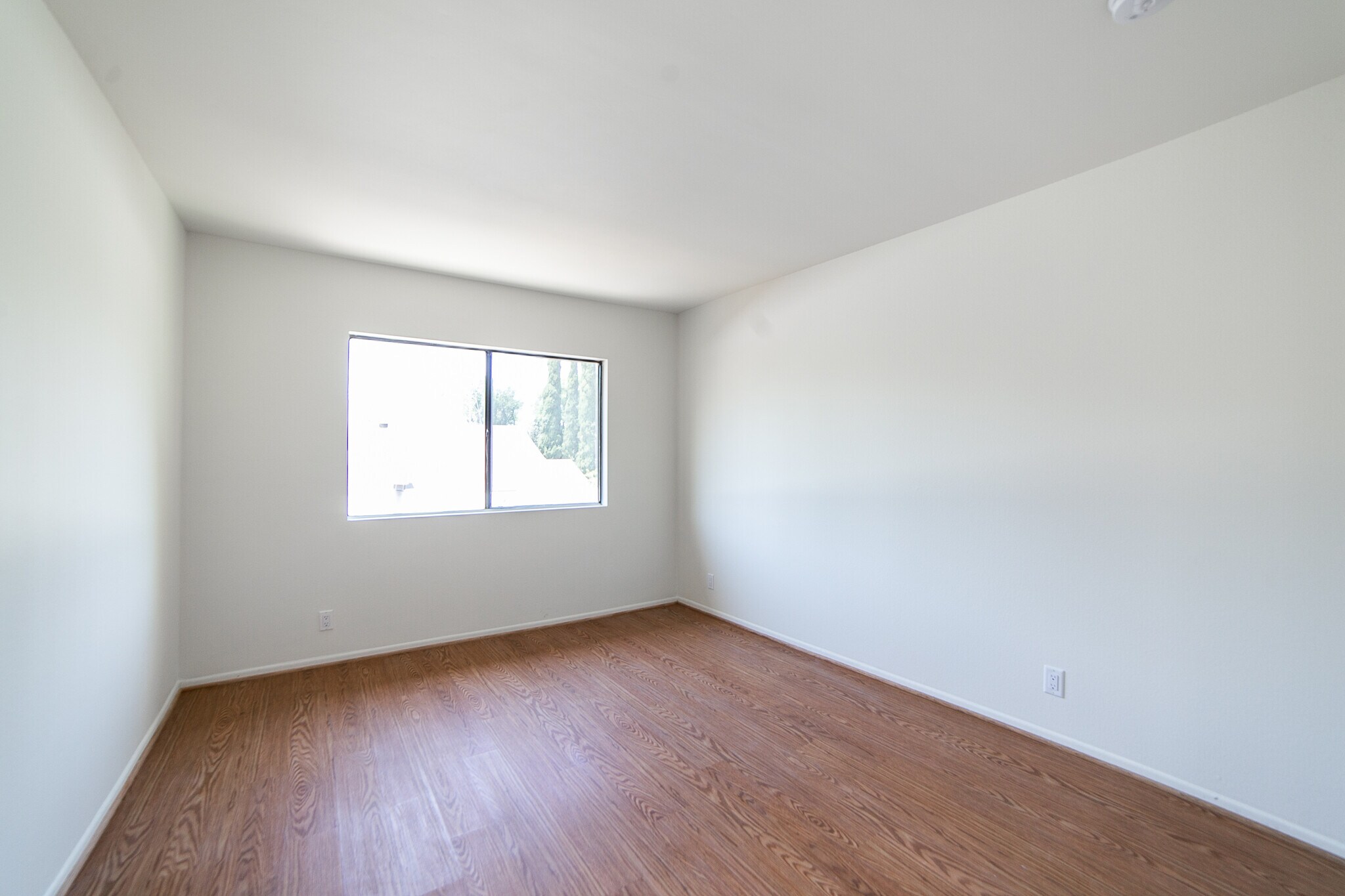 Building Photo - 9743 Reseda Blvd #3