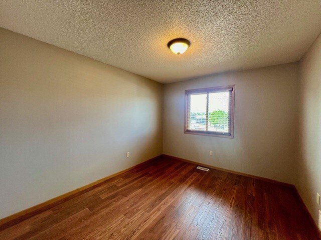 Building Photo - 1028 Park Hill Ct