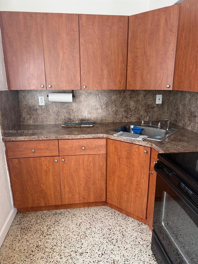 Building Photo - 50 W 24th St