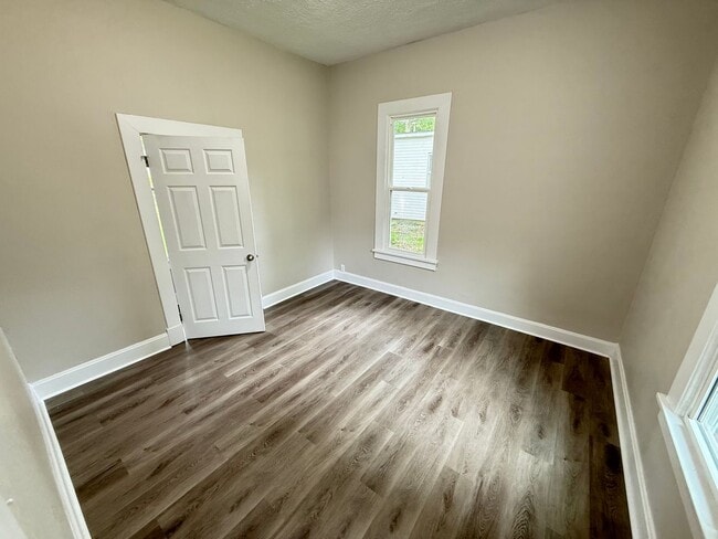 Building Photo - 3 Bed 1 Bath Aurora, MO