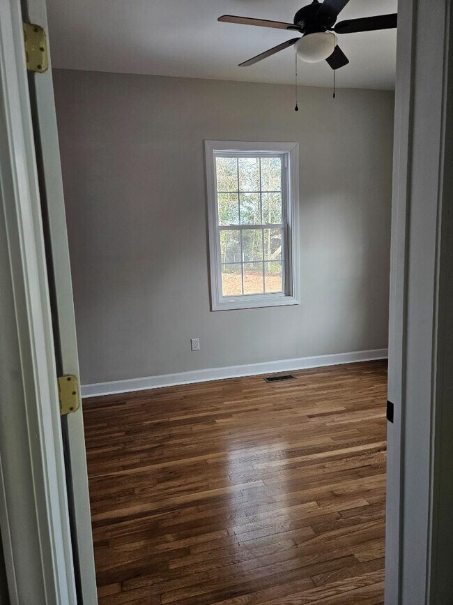 Building Photo - 746 Truett Ave