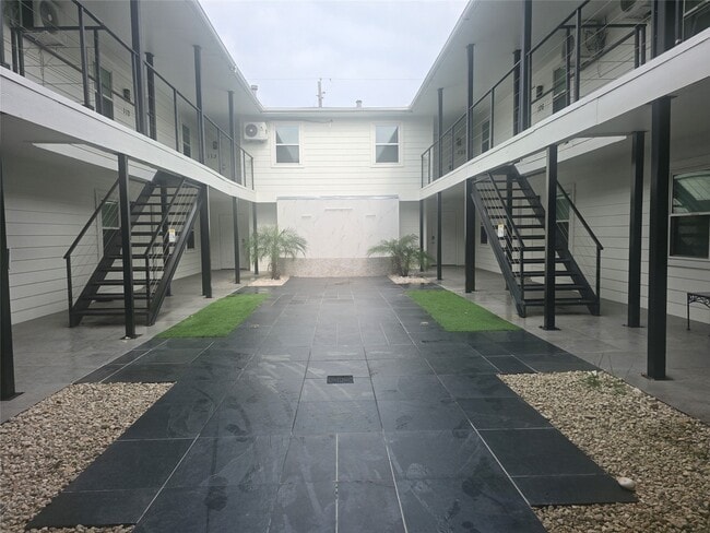 Building Photo - 712 Avenue H