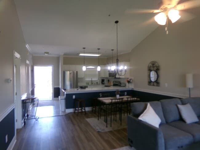 Building Photo - 4879 Dahlia Ct