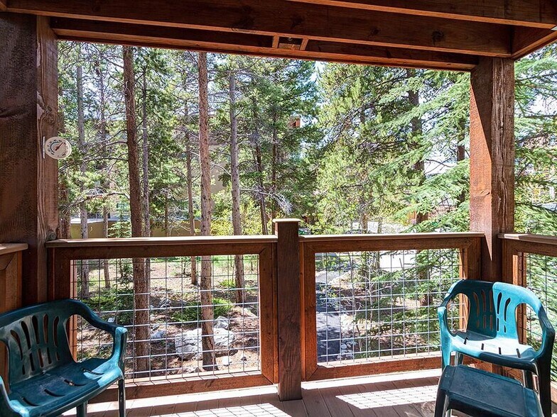 Relaxing Deck - 700 Snowberry Ln