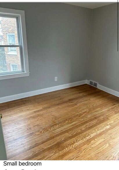 Building Photo - 1737 Deerwood Ave