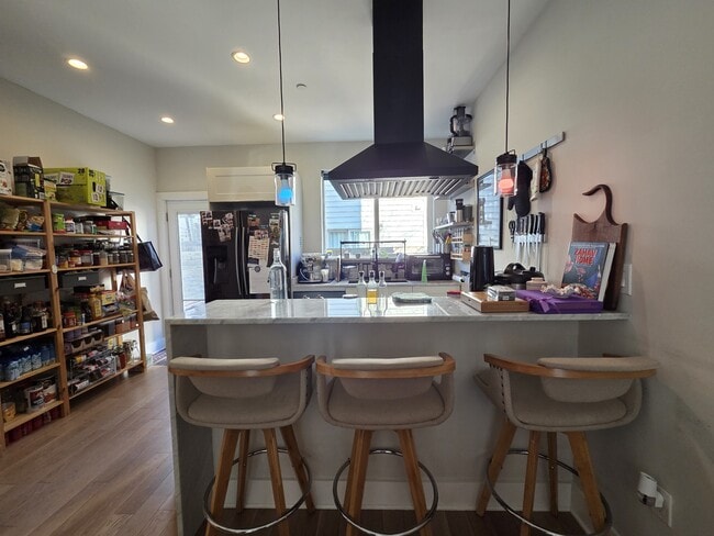 Building Photo - 1227 N Leithgow St