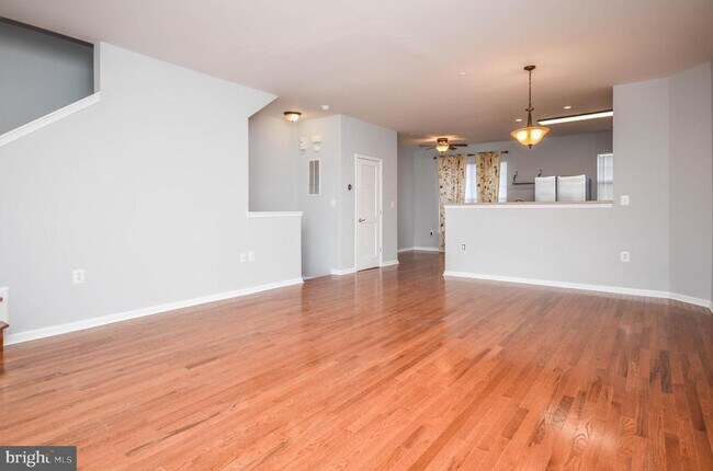 Building Photo - 116 Moore Dr