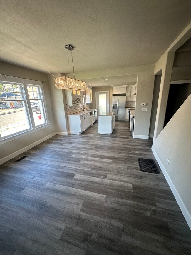 Building Photo - 2 N Delaware Ave