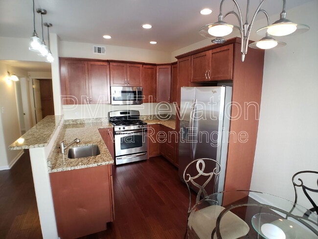 Building Photo - 8425 Pebble Creek Way
