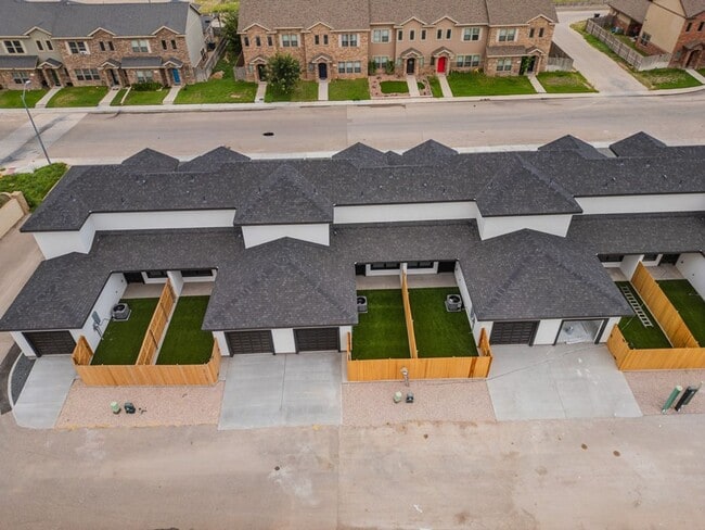 Building Photo - Brand New Home