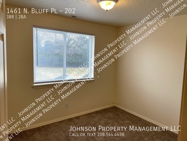 Building Photo - 1461 N Bluff Pl