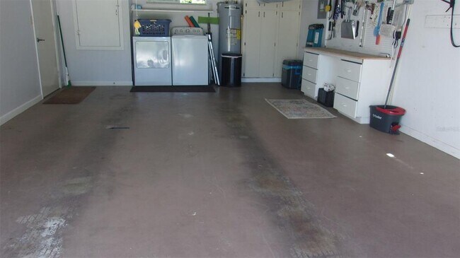 Building Photo - 10821 SW 83rd Ct