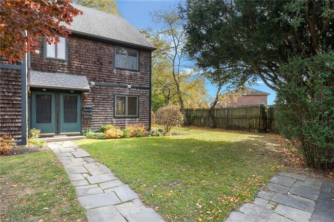 Building Photo - 18 Chapel St