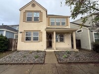 Building Photo - 2527 N Village Dr