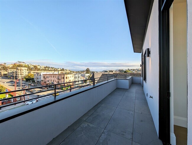 Building Photo - 2707 23rd St