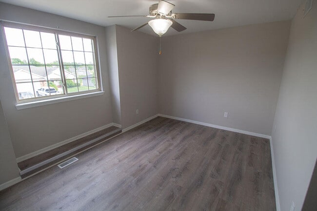 Building Photo - 5307 Silver Mill Dr