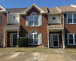 Building Photo - 1409 Sampson Ln