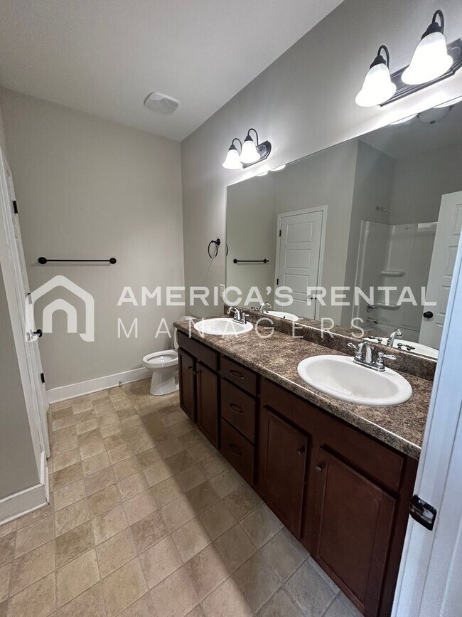 Building Photo - Spacious Home for Rent in Calera! COMING SOON!