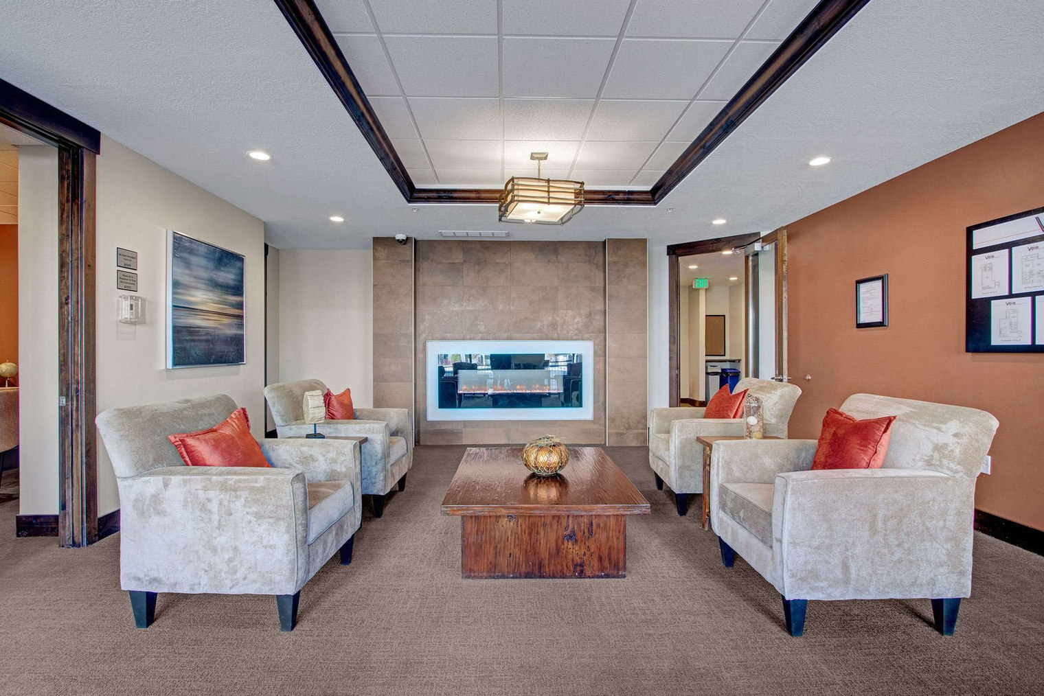 Building Photo - 460 E 400 S