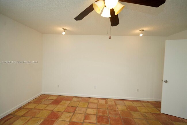 Building Photo - 15402 SW 85th Terrace