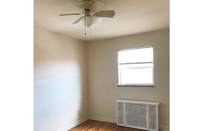 Building Photo - 950 Ludlow Ave