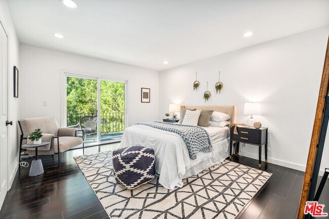 Building Photo - 7560 Devista Dr