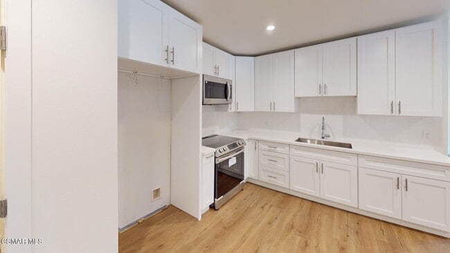 Building Photo - 371 Calle Nogal