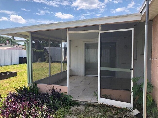 Building Photo - Fantastic 3-bedroom, 1-bath single family home with fenced in yard in Port Richey