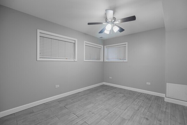 Building Photo - 1906 W 17th St