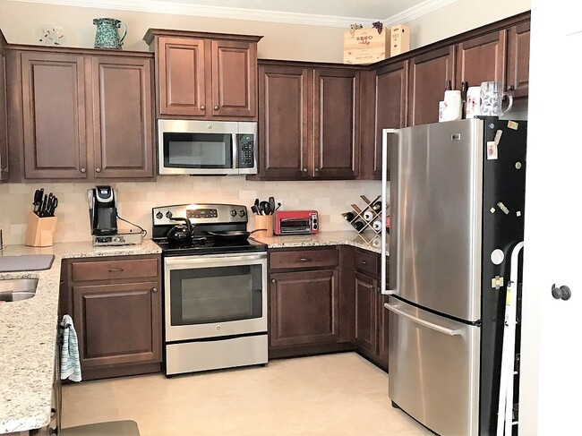 Building Photo - 4005 Pullman Cir