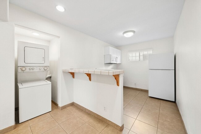 Building Photo - 221 Cabrillo St