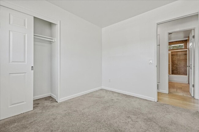 Building Photo - Upper Seaside four bedroom and two bath