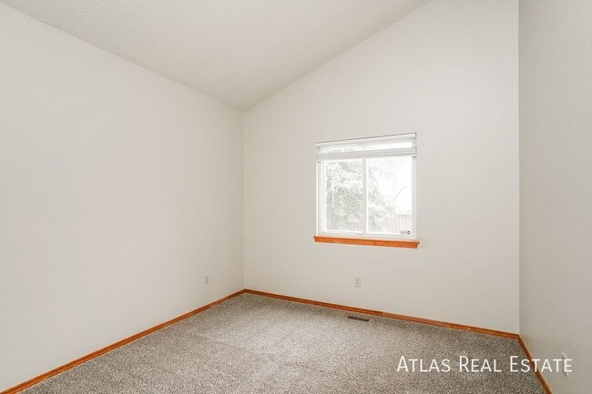 Building Photo - 8213 Telegraph Dr