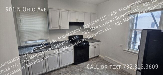 Building Photo - 901 N Ohio Ave