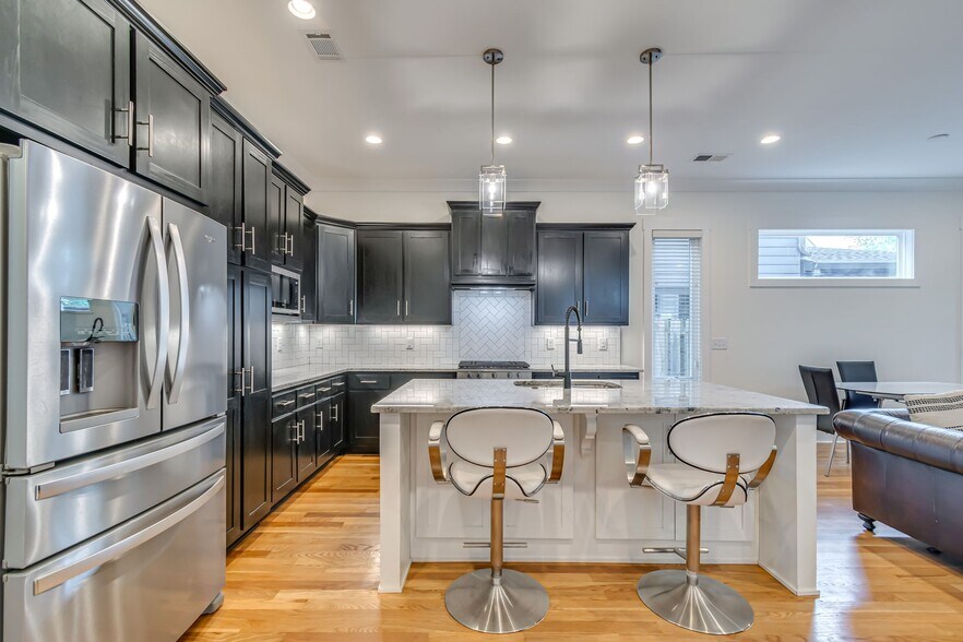 Building Photo - 1611B Cahal Ave