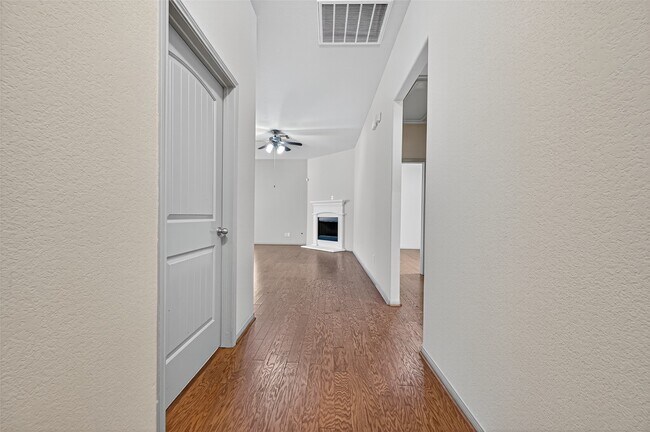 Building Photo - 510 Carson Ridge Dr
